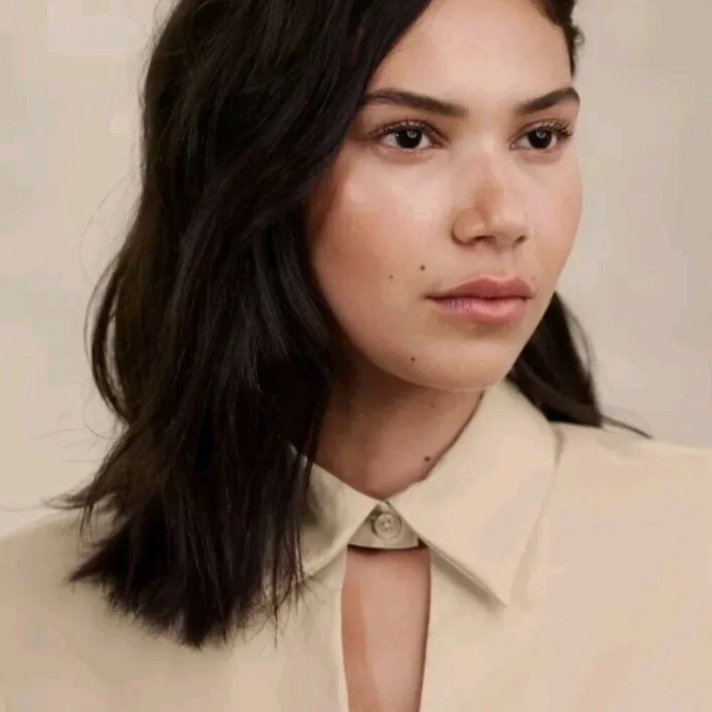 Banana Republic Women's Essential Collared Blouse Size Small - Picture 2 of 10